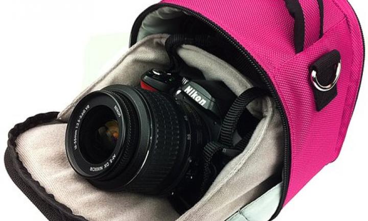 5 Really Cool DSLR Camera Purse Bags For Women