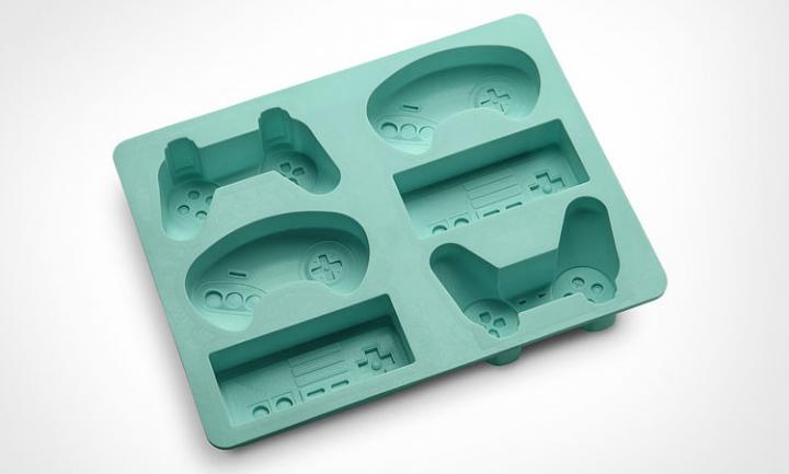 Game Controllers Ice And Chocolate Molds: For When You Want To Eat Your Controller Game Controllers Ice And Chocolate Molds: For When You Want To Eat Your Controller